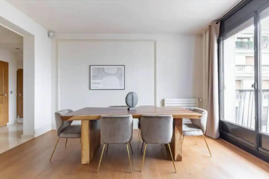 Avenue Montaigne Luxury Apartment 2Br 4P Paris Bagian luar foto