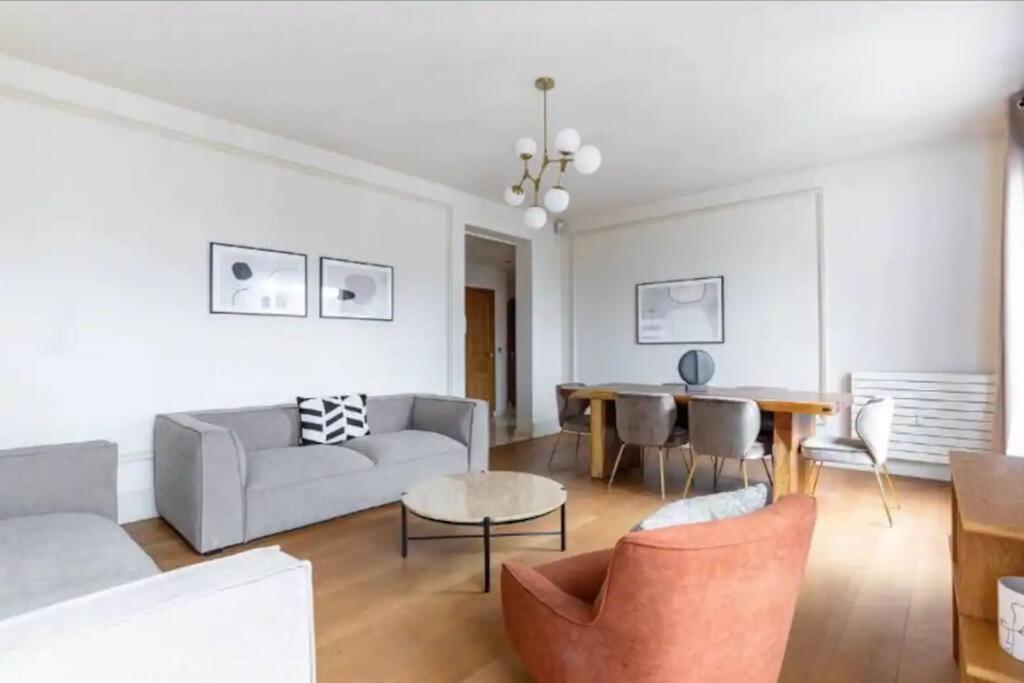 Avenue Montaigne Luxury Apartment 2Br 4P Paris Bagian luar foto