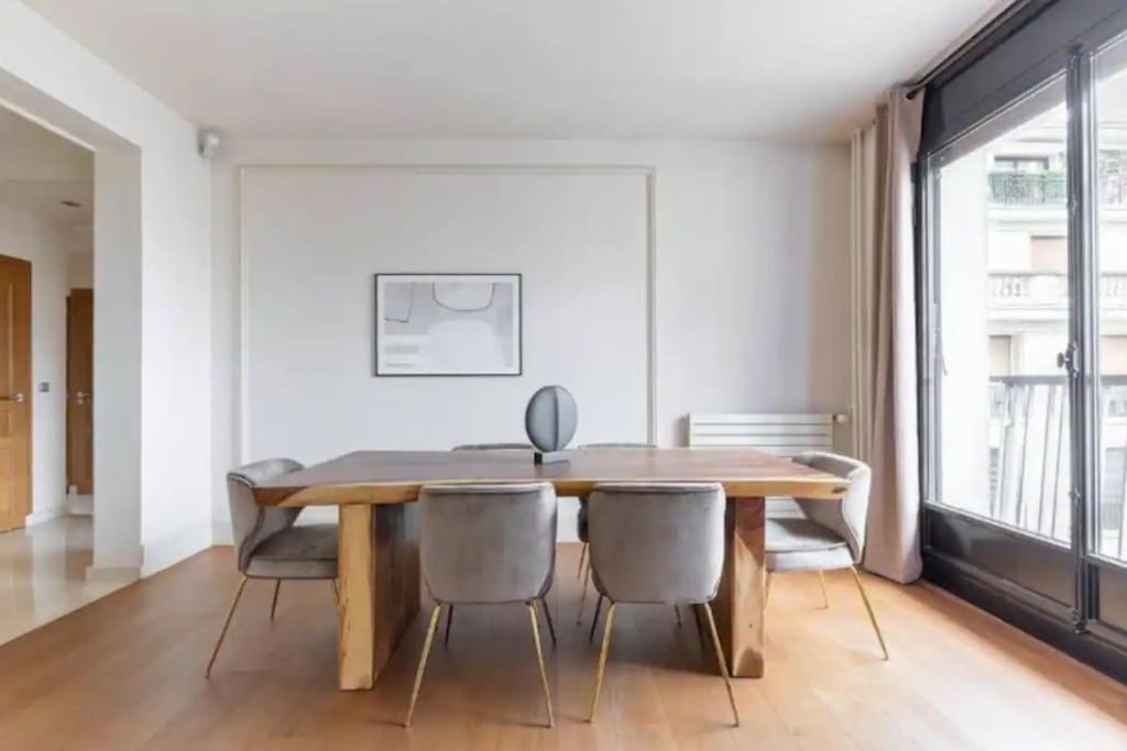 Avenue Montaigne Luxury Apartment 2Br 4P Paris Bagian luar foto